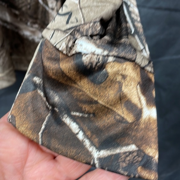 RealTree Long Sleeve Pocket T-Shirt - Picture 4 of 8